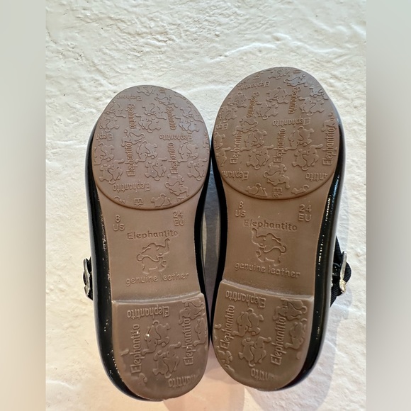 Elephantito Black Patent Leather Dress Shoe with Buckle Size 24 or 8 little kid - Picture 2 of 4